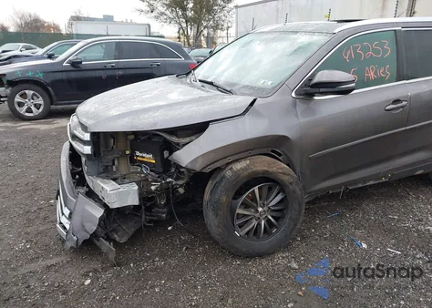 2019 Toyota Highlander Xle из США, поврежденный, VIN 5TDJZRFH8KS613253